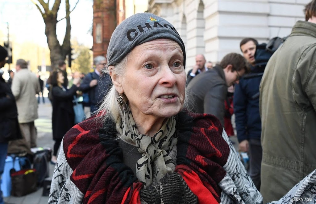 Beroemdheden steunen Assange tijdens protestmars in Londen