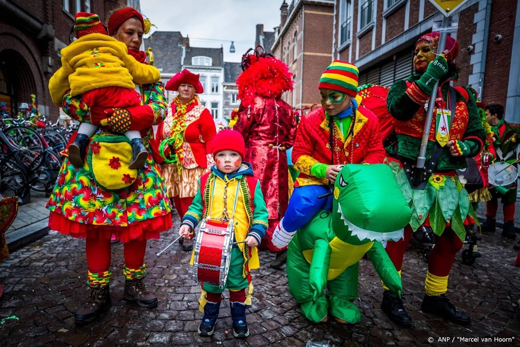 Regen en windstoten hinderen carnavalsoptochten