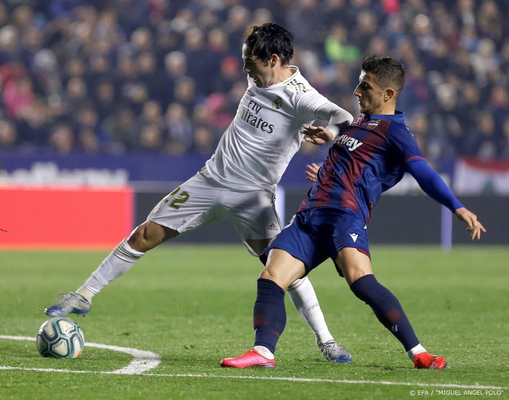 Real verliest bij Levante en moet koppositie aan Barcelona laten