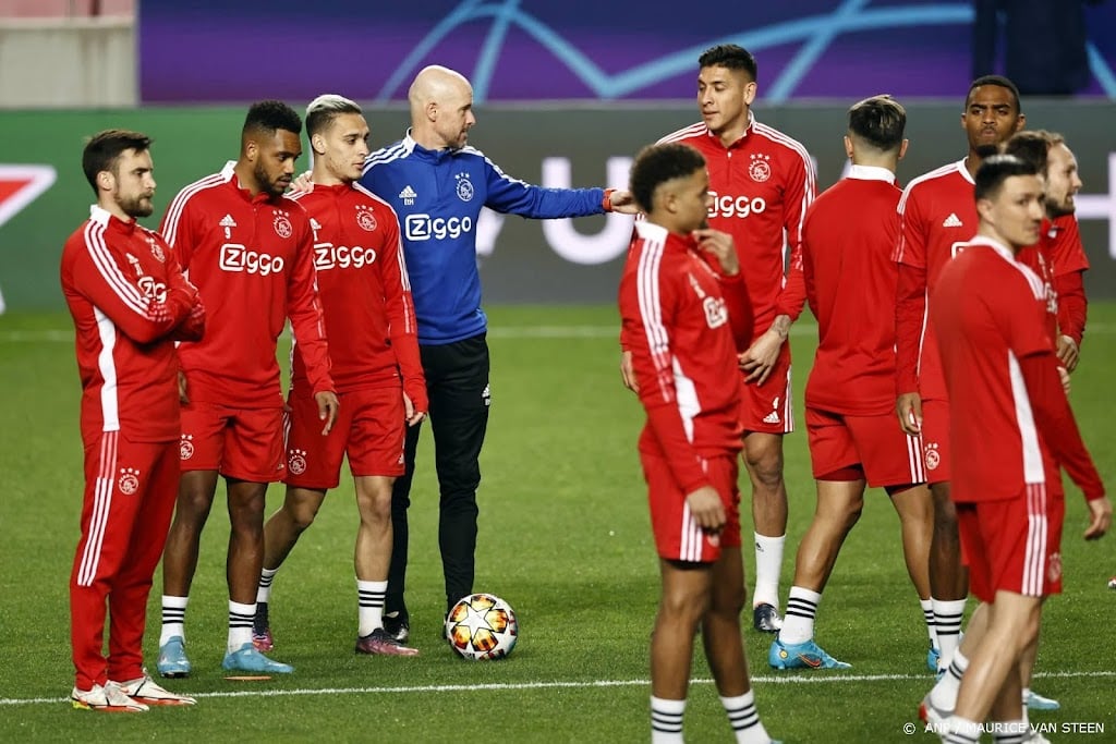 Ten Hag is niet bang dat spelers in de war zijn van zaak-Bogarde