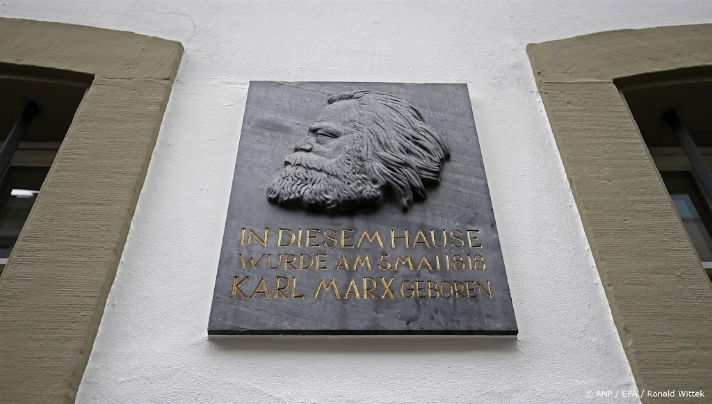 Door Marx aan Darwin gegeven exemplaar Das Kapital tentoongesteld