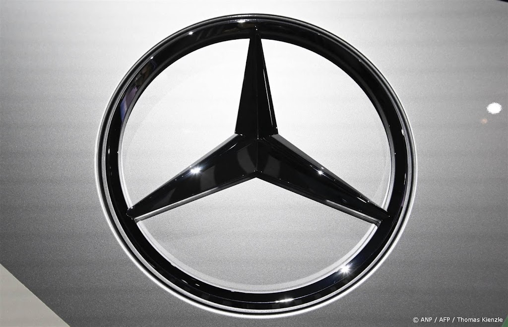 Dalende vraag elektrische auto's zet winst Mercedes onder druk