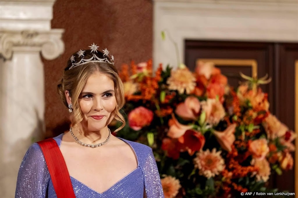 Eerste soloklus prinses Amalia: marineschip dopen in Vlissingen