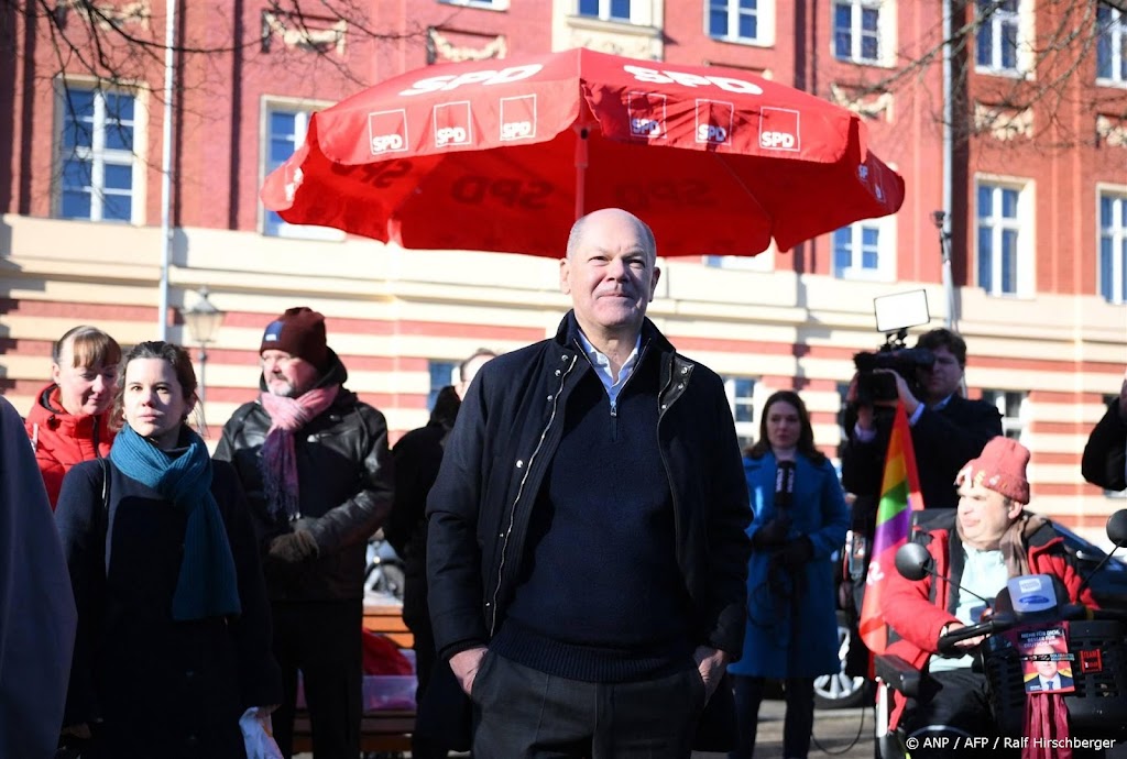 Scholz rekent dag voor verkiezingen nog op comeback 