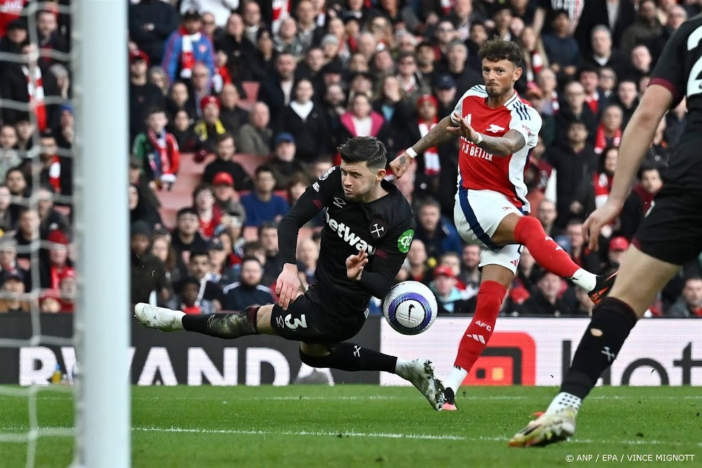 Arsenal ziet Liverpool uitlopen na nederlaag tegen West Ham