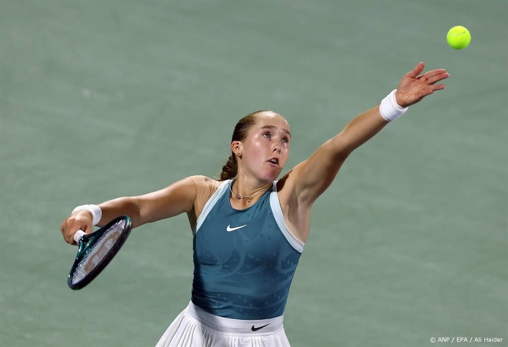 Tennisster Andrejeva (17) jongste winnares WTA 1000-toernooi 