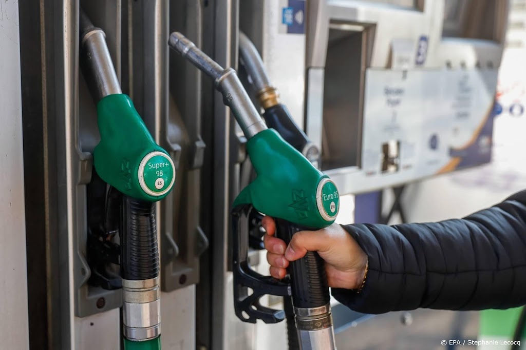 Belgen delen boetes uit bij gevaarlijke situatie benzinepompen