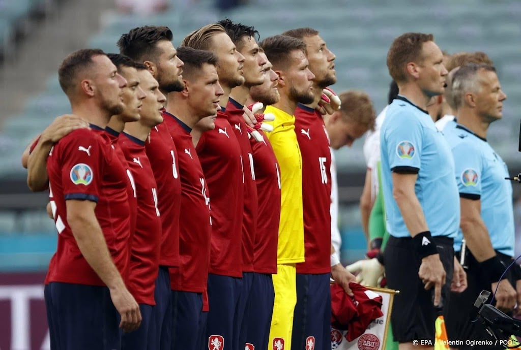 Tsjechische voetballers door vliegtuigpech dag later naar Zweden 