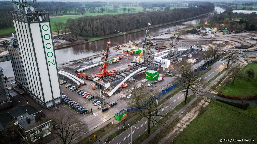 Bouwplaats brug Lochem nog steeds dicht na fataal ongeluk
