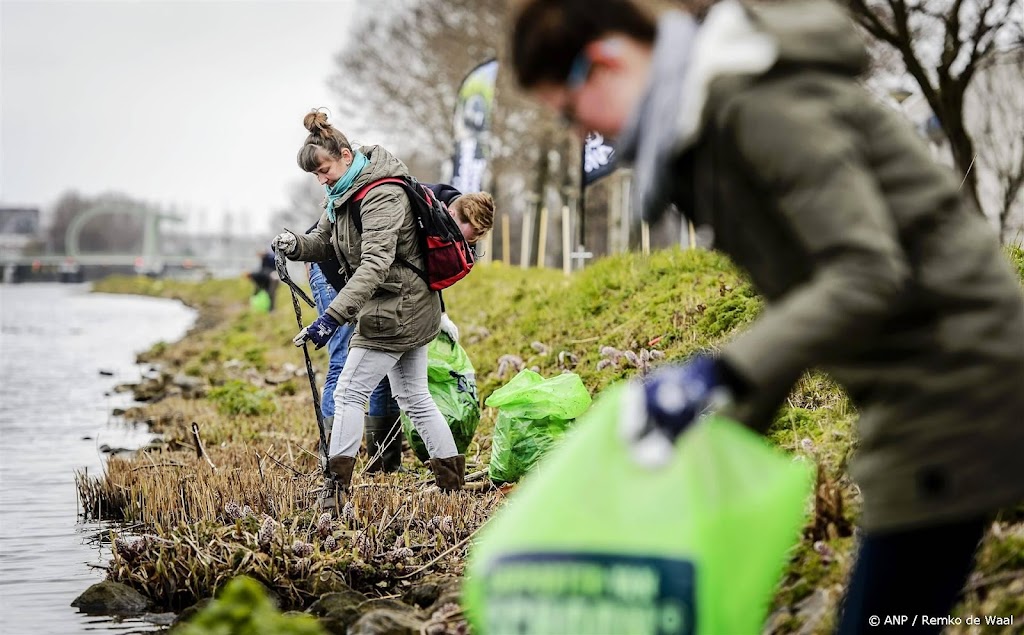 Tienduizenden mensen ruimen zwerfafval op tijdens Opschoondag