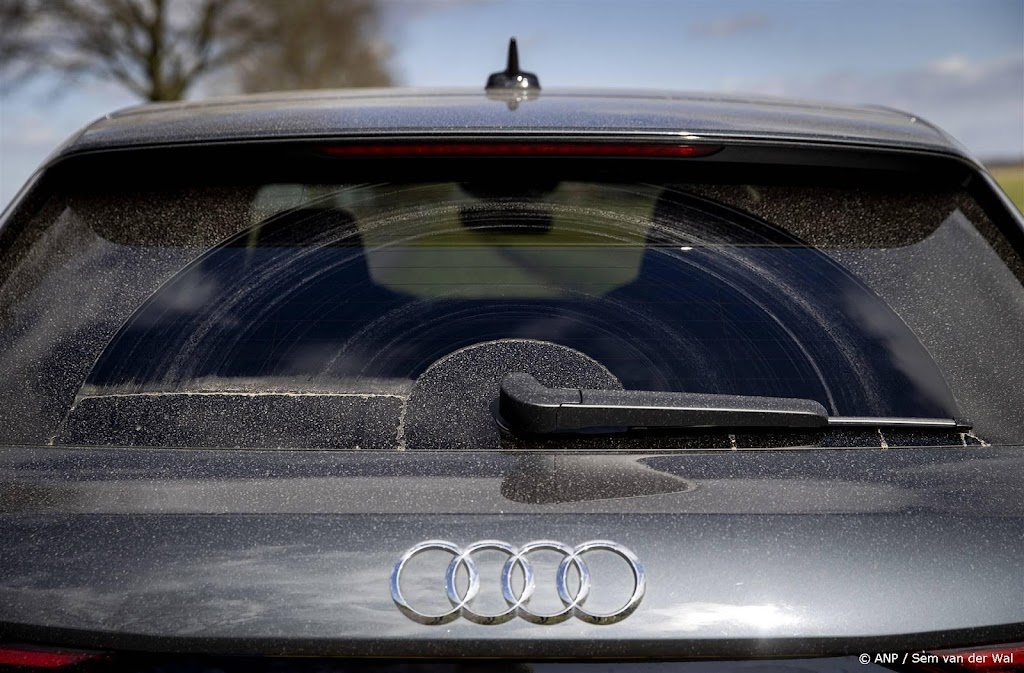Drukte bij autowasbedrijven om Saharastof