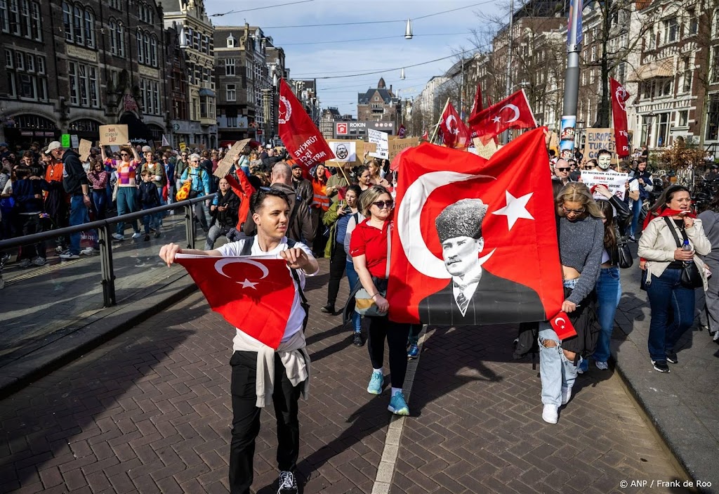 Demonstratie tegen Erdogan loopt mee met mars tegen racisme