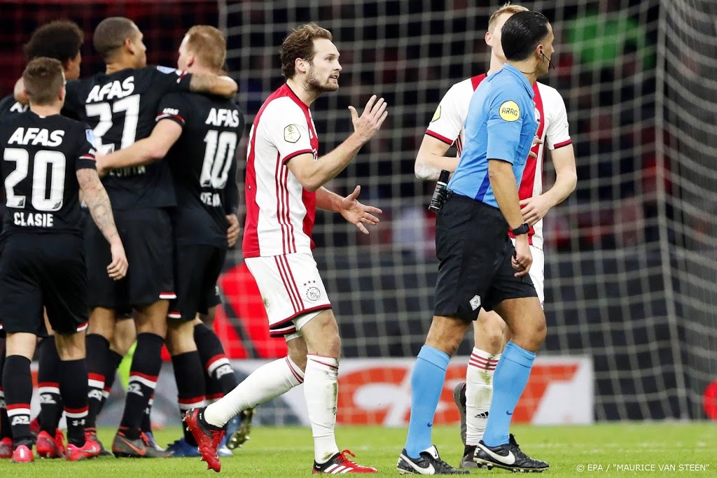 'In Nederland kan het voetbal de crisis misschien doorstaan'