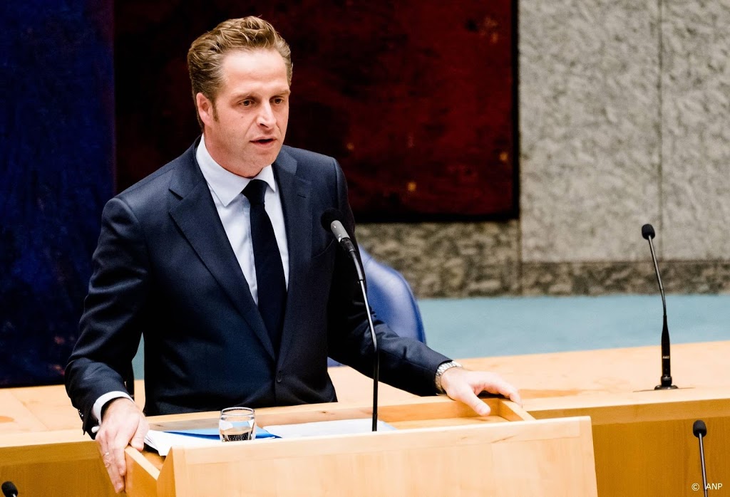 Minister De Jonge: niet te snel méér mensen testen op corona