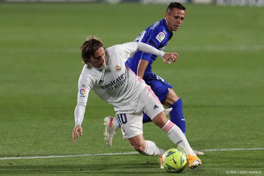 Modric tekent nieuw contract bij Real Madrid