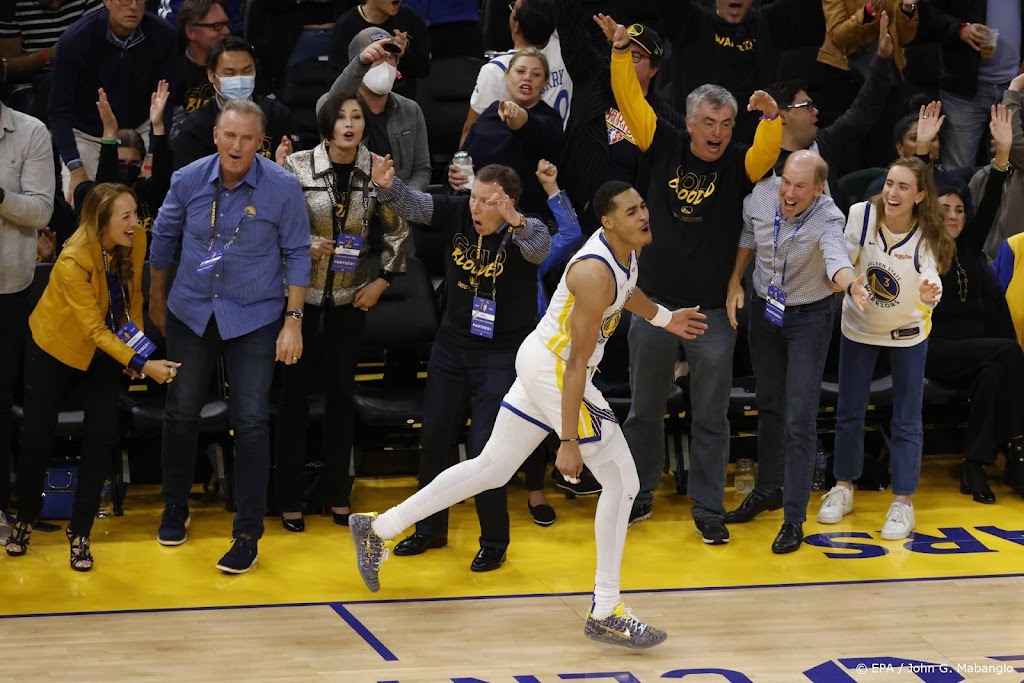 Basketballers Warriors op de rand van tweede ronde play-offs NBA