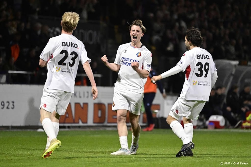 Telstar boekt tegen Sparta belangrijke zege in degradatiestrijd 