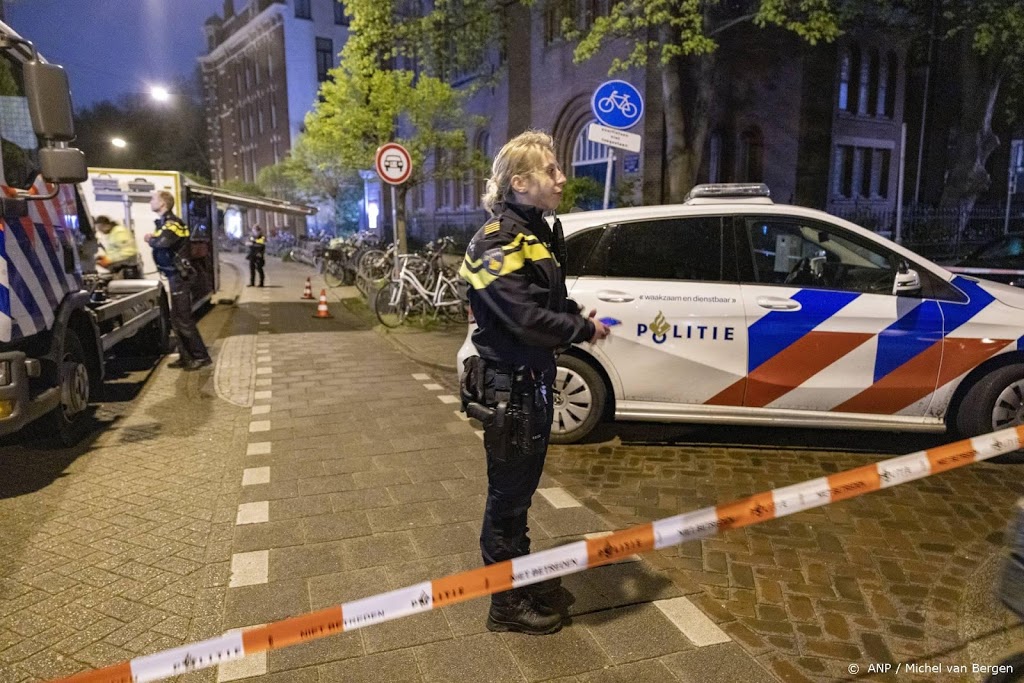 Een van de vijf slachtoffers steekpartij Amsterdam overleden