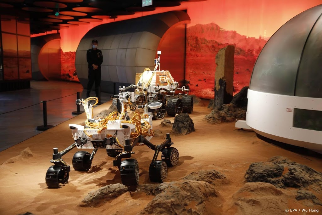 Chinese verkenner rijdt voor het eerst op Mars