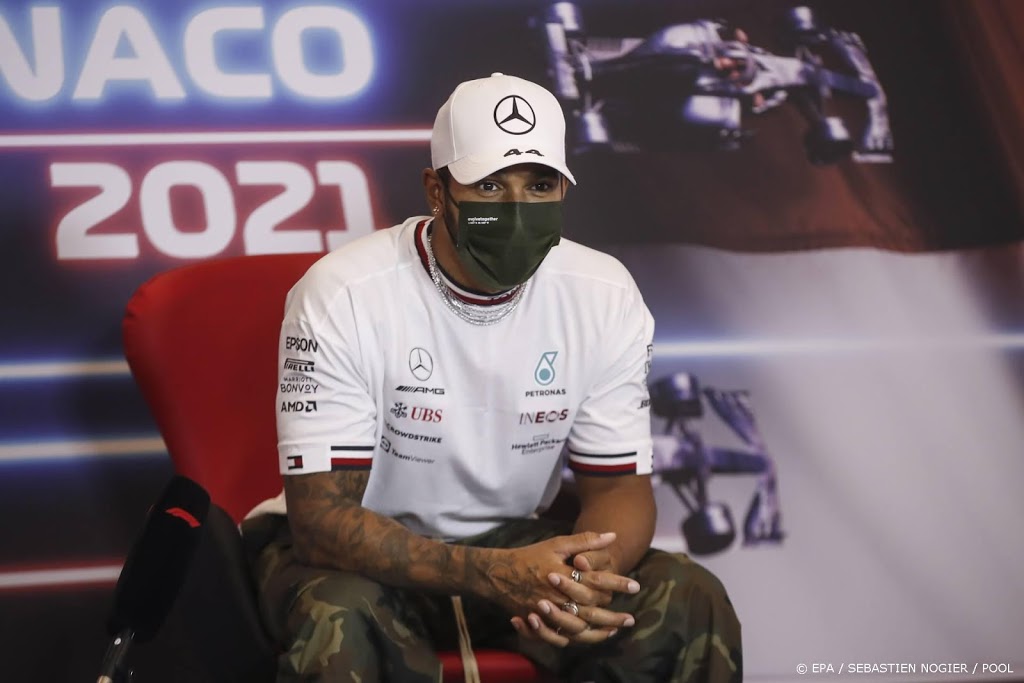 Hamilton ontevreden over ingenieurs van Mercedes
