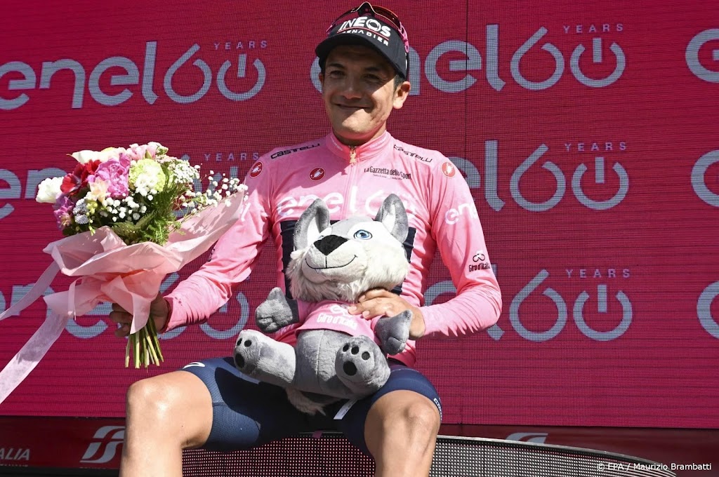 Giro-etappe eindigt bergop met Carapaz als nieuwe leider