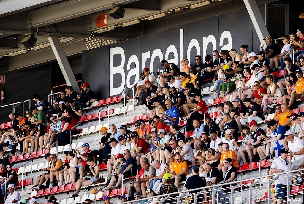 Fans Formule 1 op banken voor Verstappen en Sainz