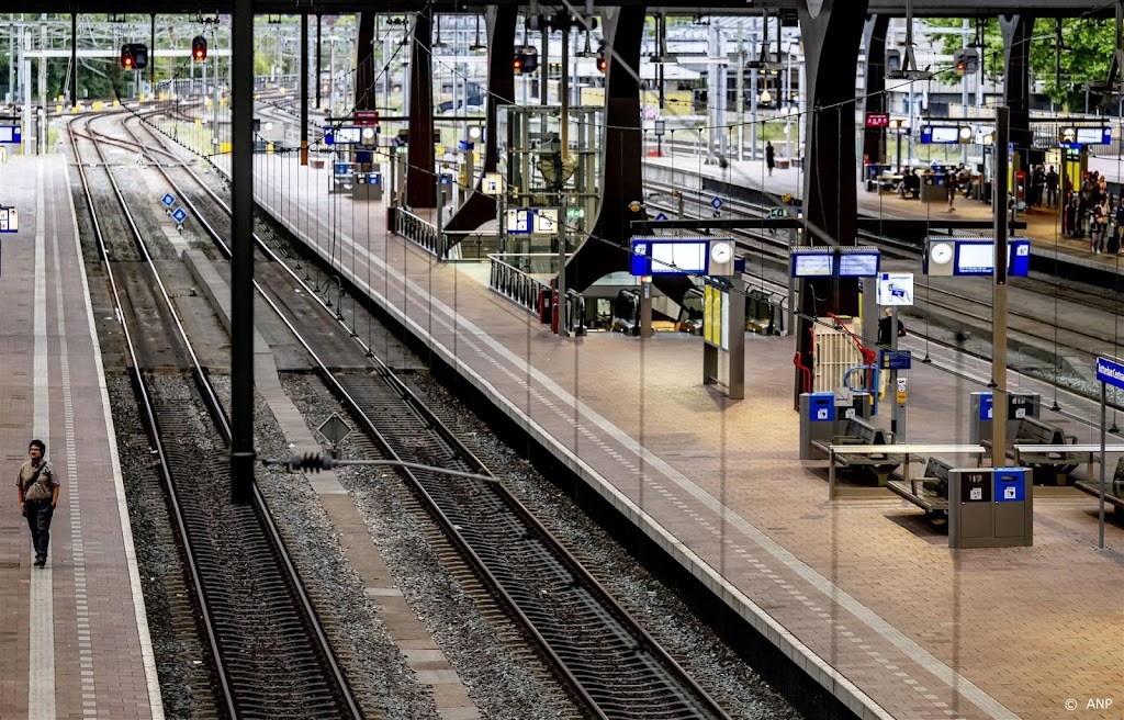 ProRail: bovenleiding Rotterdam CS hersteld, treinen rijden 