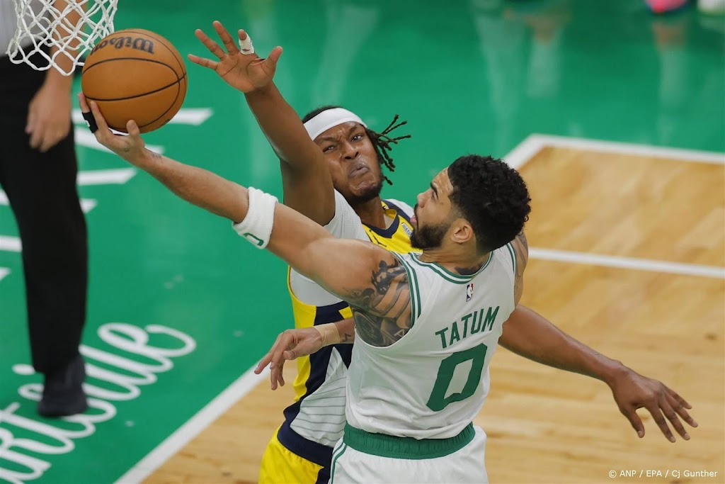 Basketballers Celtics winnen na late achterstand in play-offs