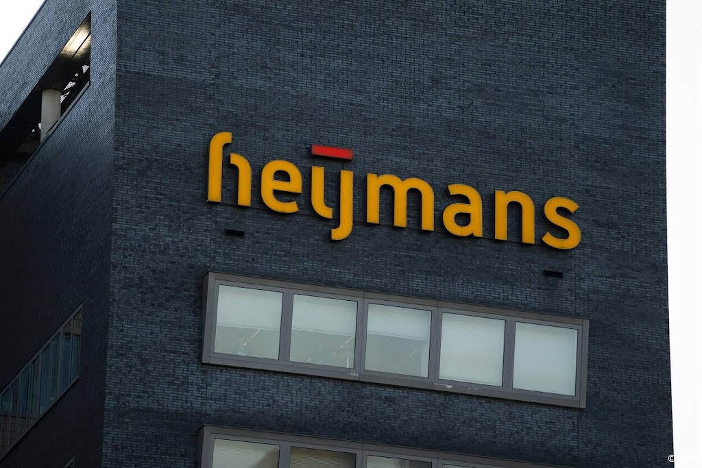 Aandelenbeurs Amsterdam sluit licht lager, Heijmans stijgt hard