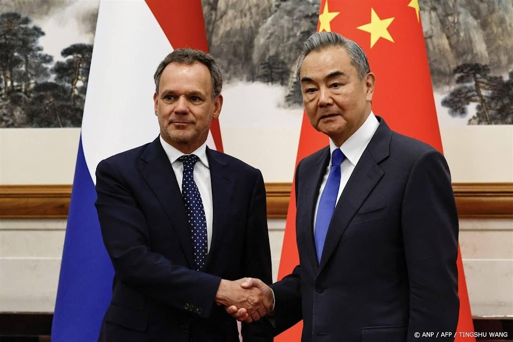 Veldkamp wil met China werken aan klimaatopgave en vrouwenrechten