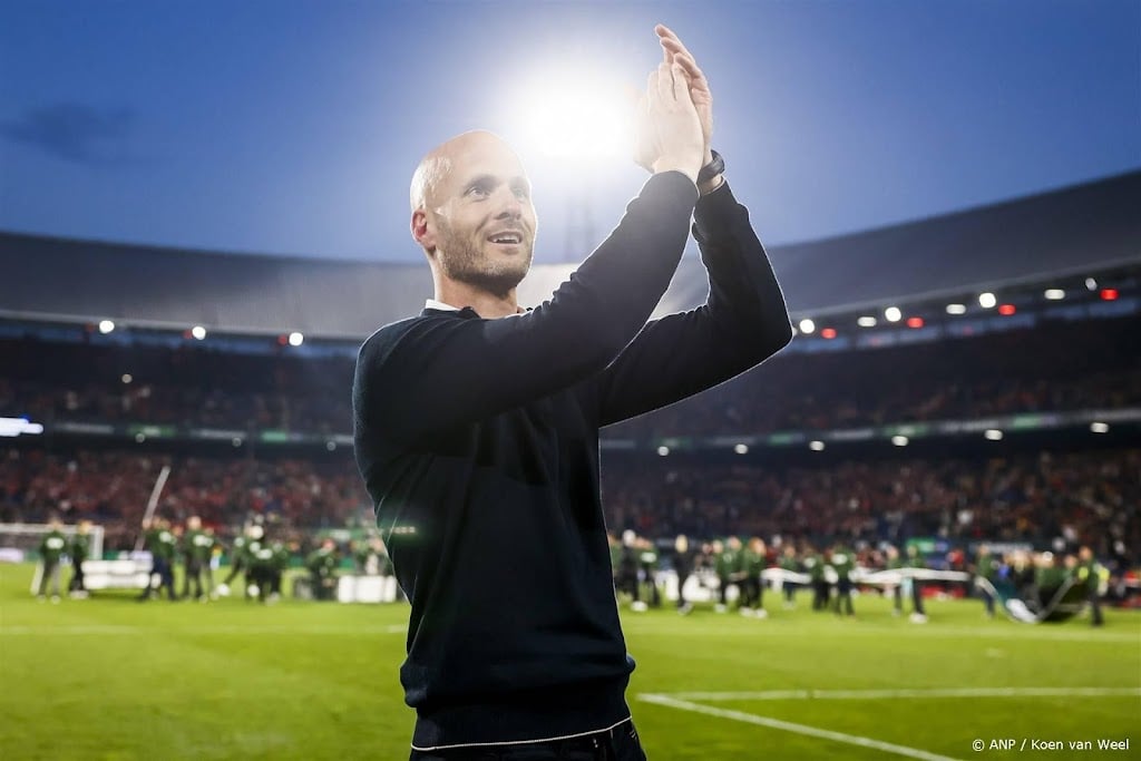 Trainer Simonis verlengt contract bij bekerwinnaar Go Ahead 