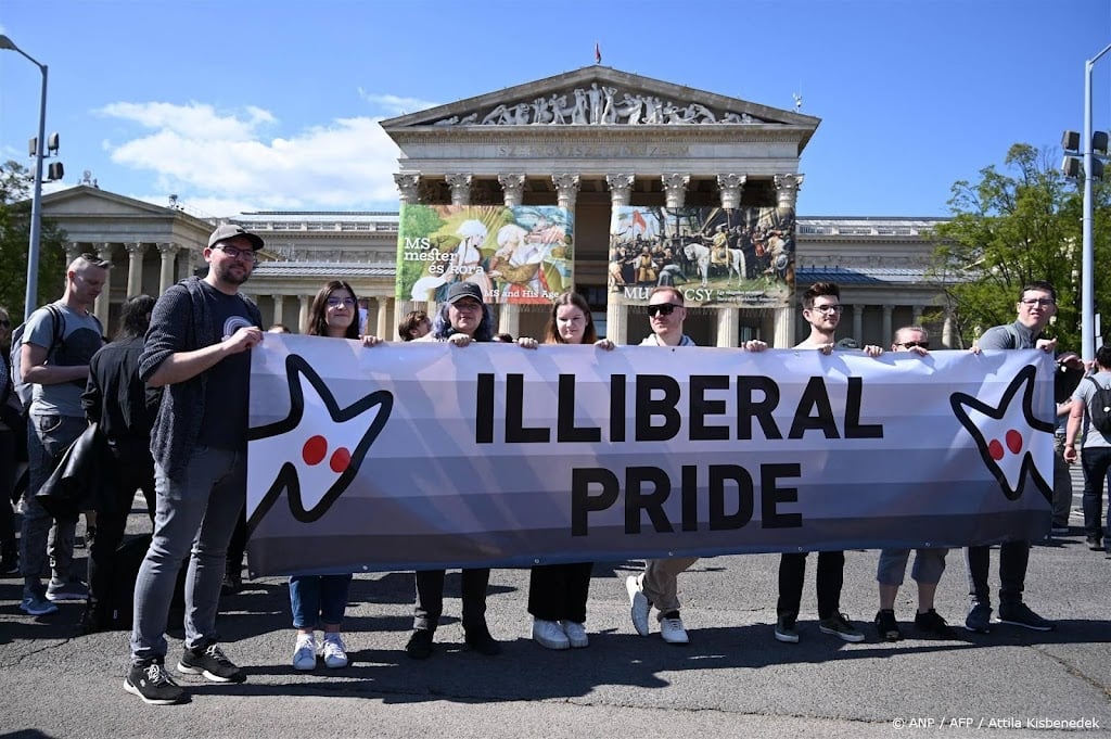 Kamer wil kabinetsleden naar verboden pride Hongarije sturen