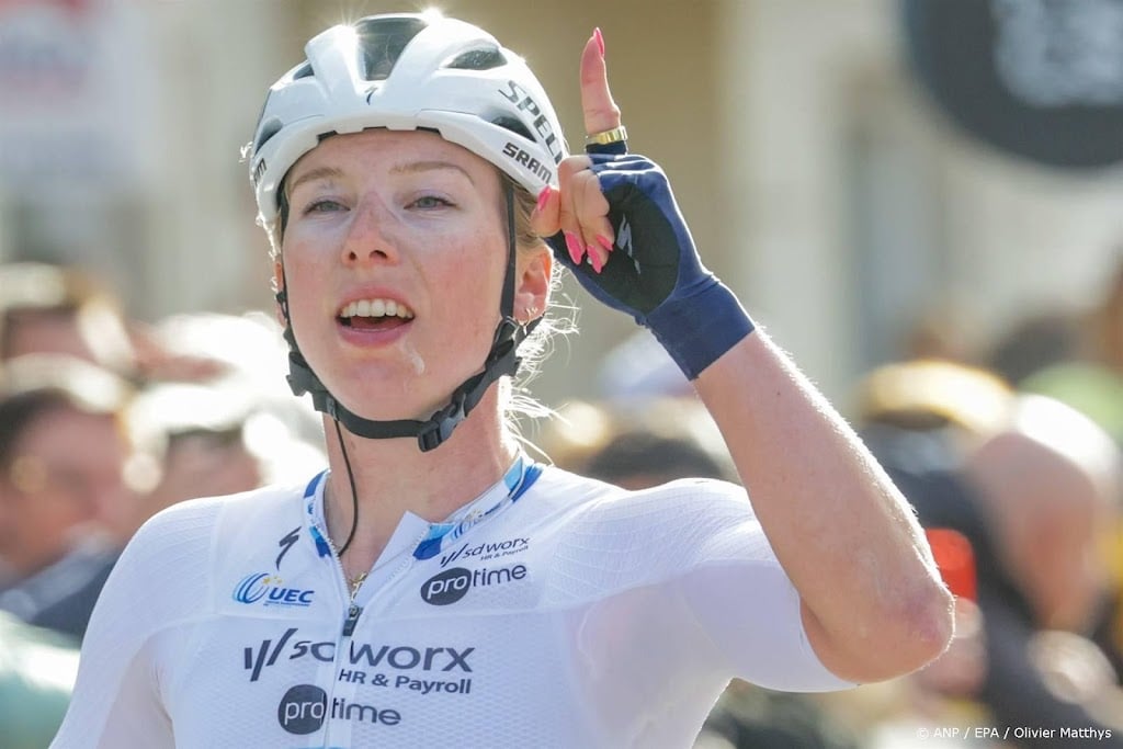 Wiebes sprint naar zege in eerste etappe Ronde van Burgos