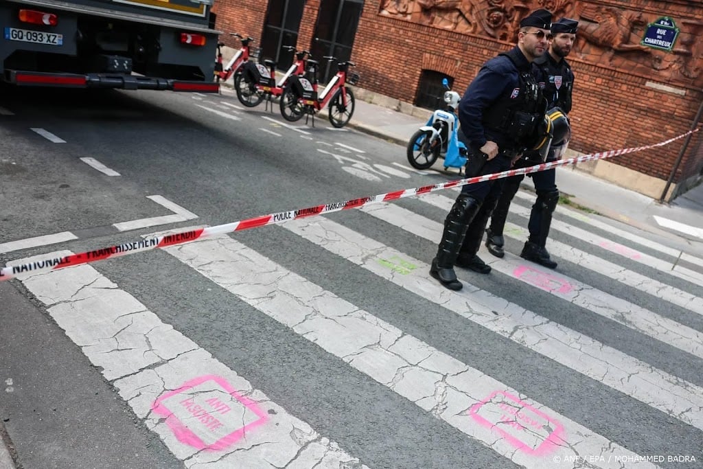 Gewonden en veel arrestaties bij vechtpartij supporters in Parijs