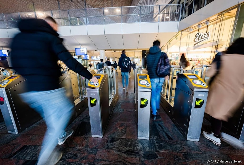 Goedkoper treinreizen in zomermaanden moet op 21 juni ingaan