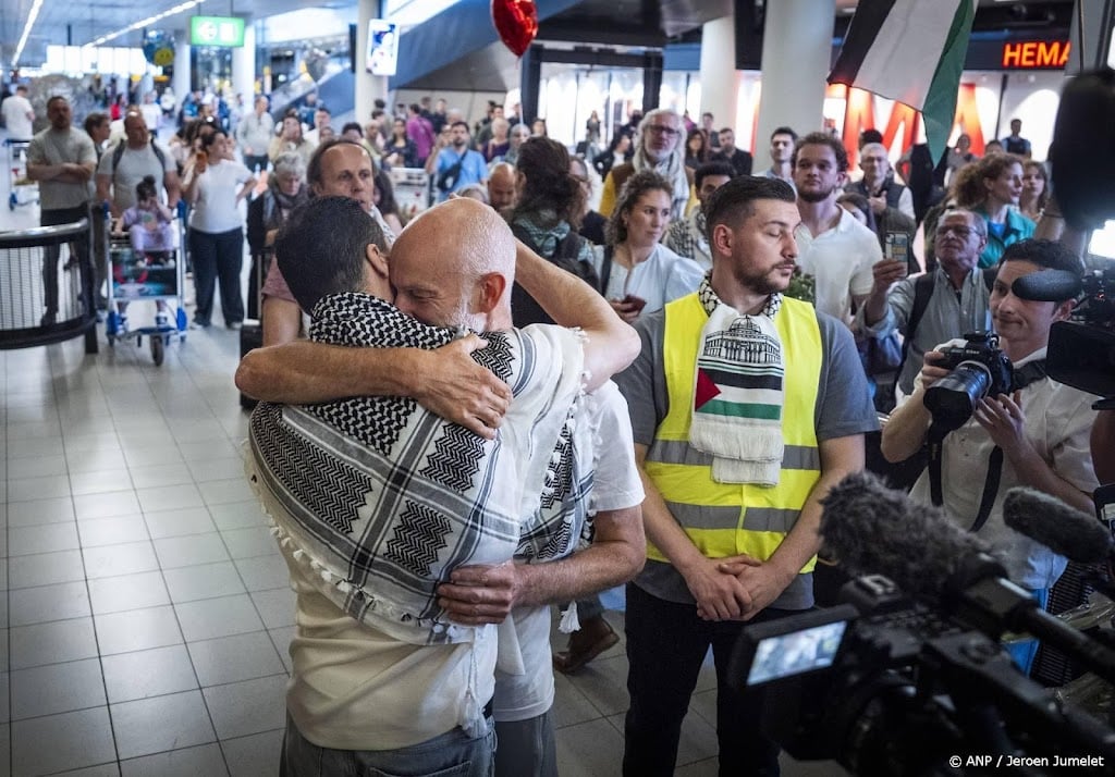 Drie Nederlanders van Gaza-flotilla aangekomen op Schiphol