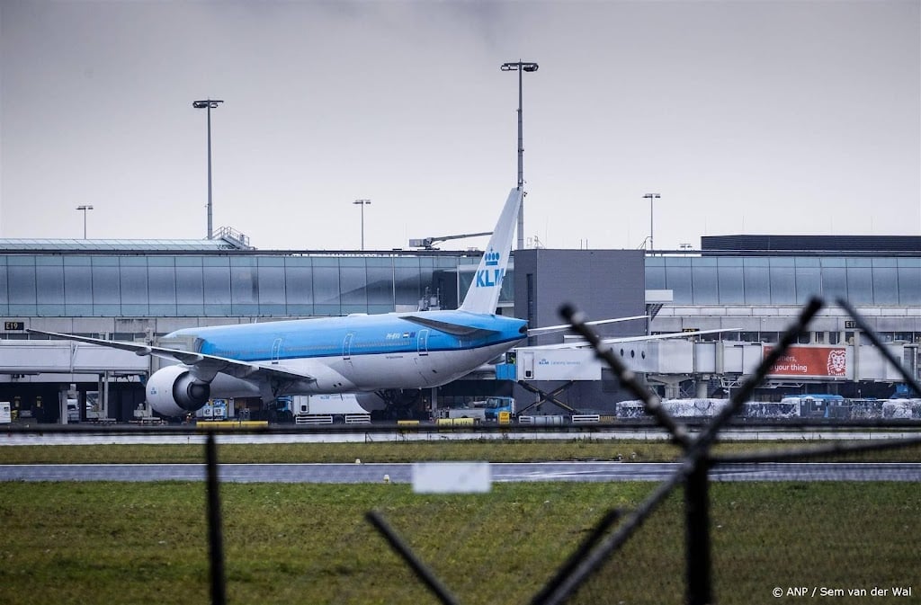 Mensen geëvacueerd op Schiphol om brandalarm