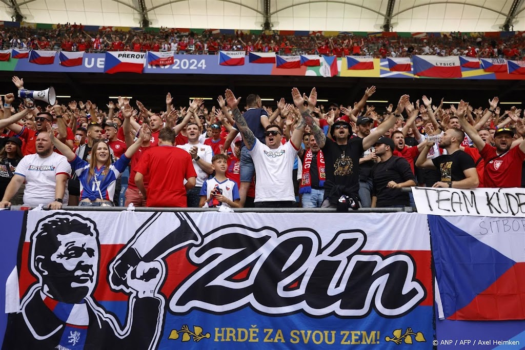 Tsjechië met voormalige Twente-aanvaller Cerny tegen Georgië