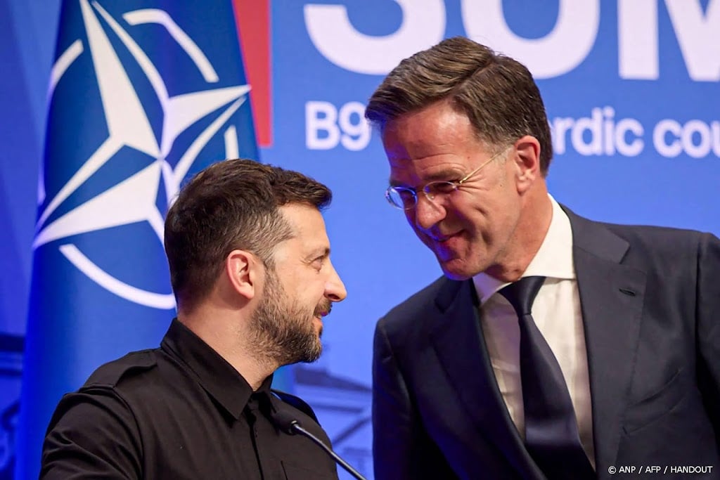 Zelensky overlegt op NAVO-top met EU, Trump met partners in Azië