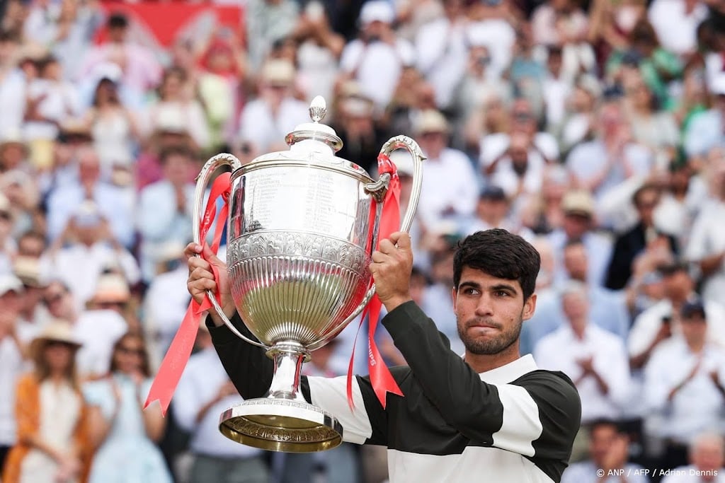 Alcaraz pakt voor tweede keer titel op Queen's