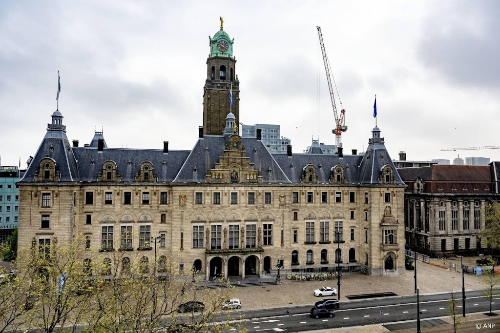 Vijf partijen ronden coalitieonderhandelingen in Rotterdam af