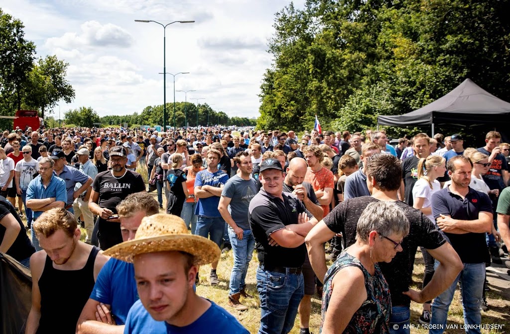 Boerenprotest begonnen met enkele duizenden demonstranten