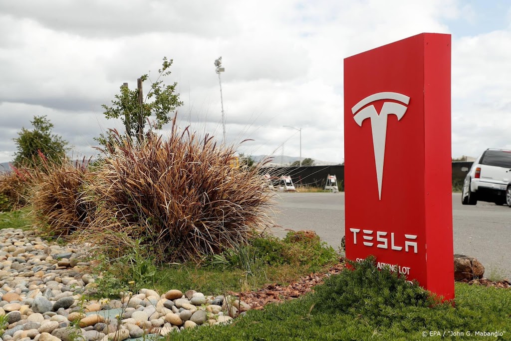 Vierde kwartaalwinst op rij voor autobouwer Tesla