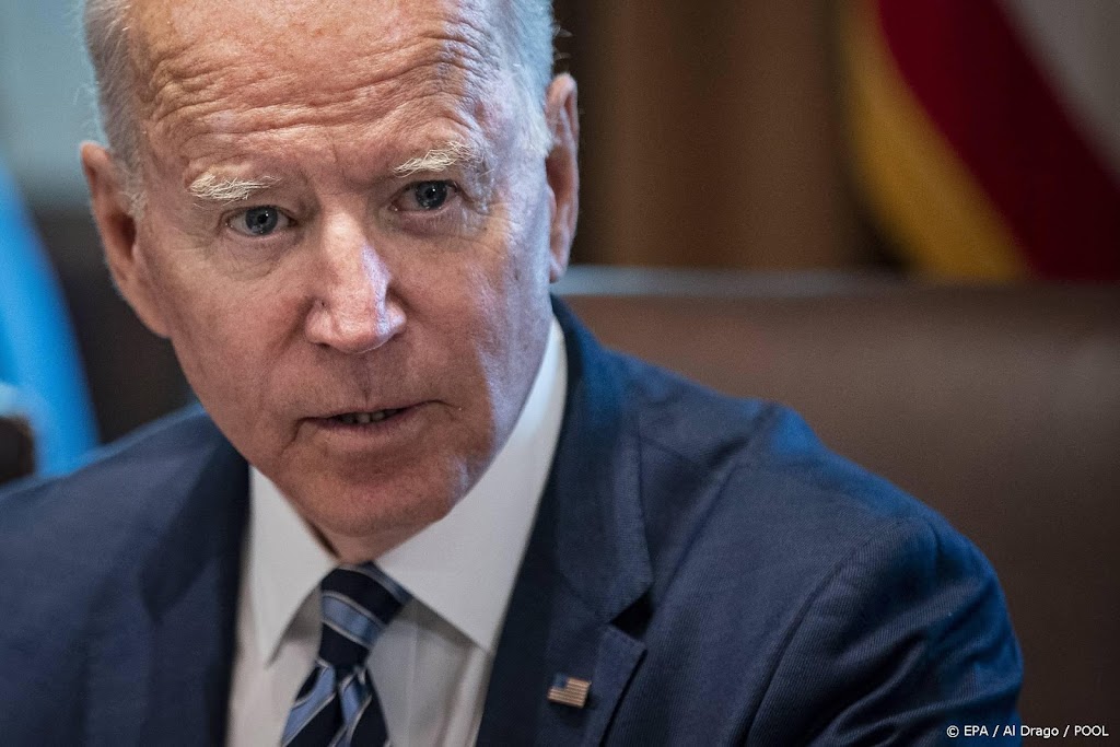Biden bespreekt in eerste 'vragenuurtje' vaccins en reputatie VS
