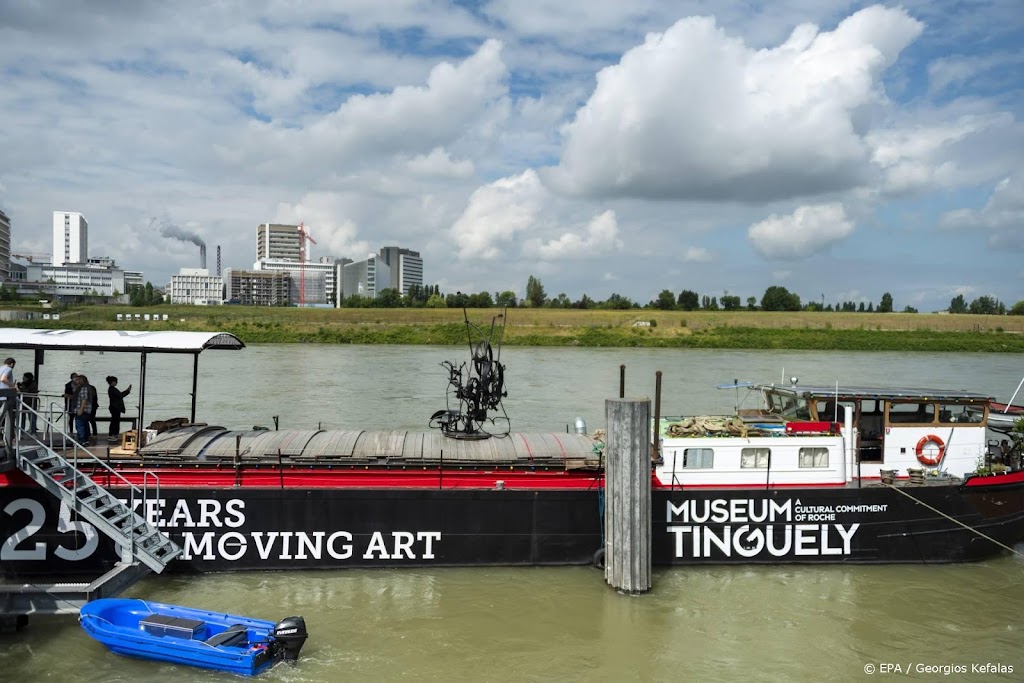 Museumschip kunstenaar Jean Tinguely twee dagen in Amsterdam
