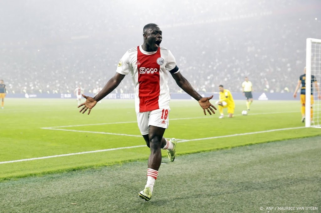 Ajax bevestigt terugkeer spits Brobbey
