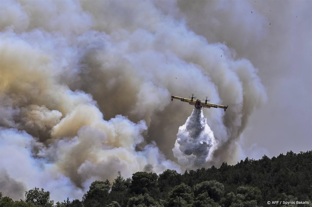 Meer evacuaties gelast op Rhodos door bosbranden