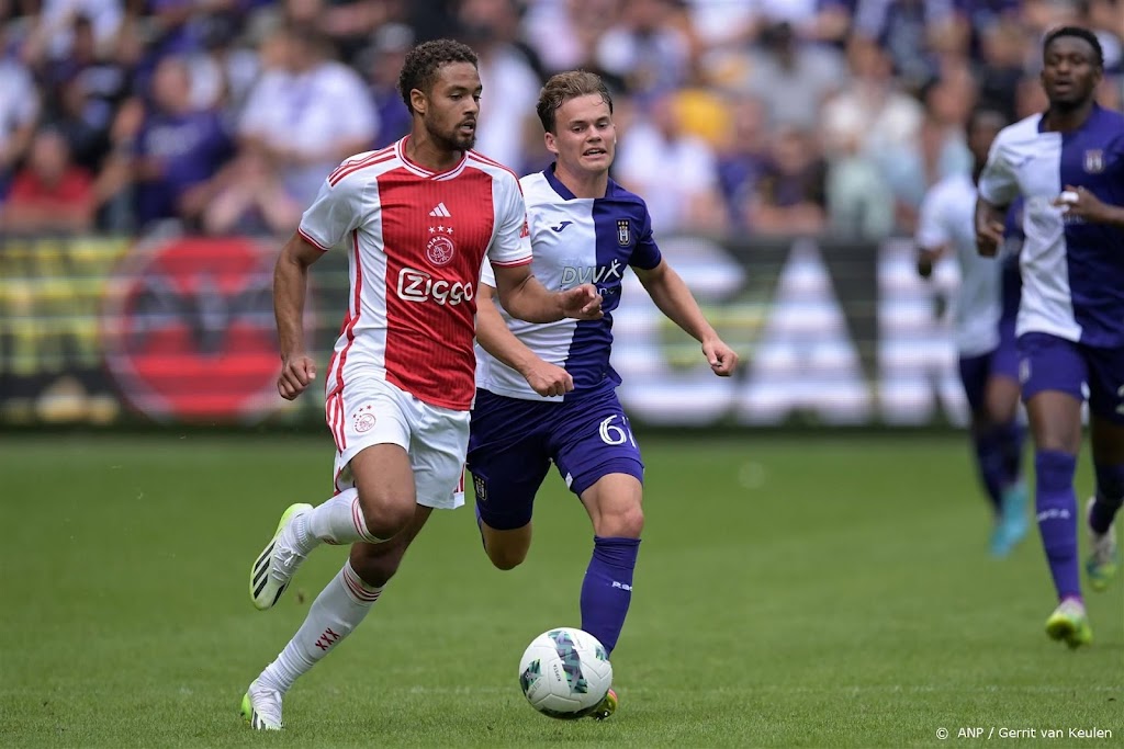Ajax verliest in Brussel oefenduel van Anderlecht 