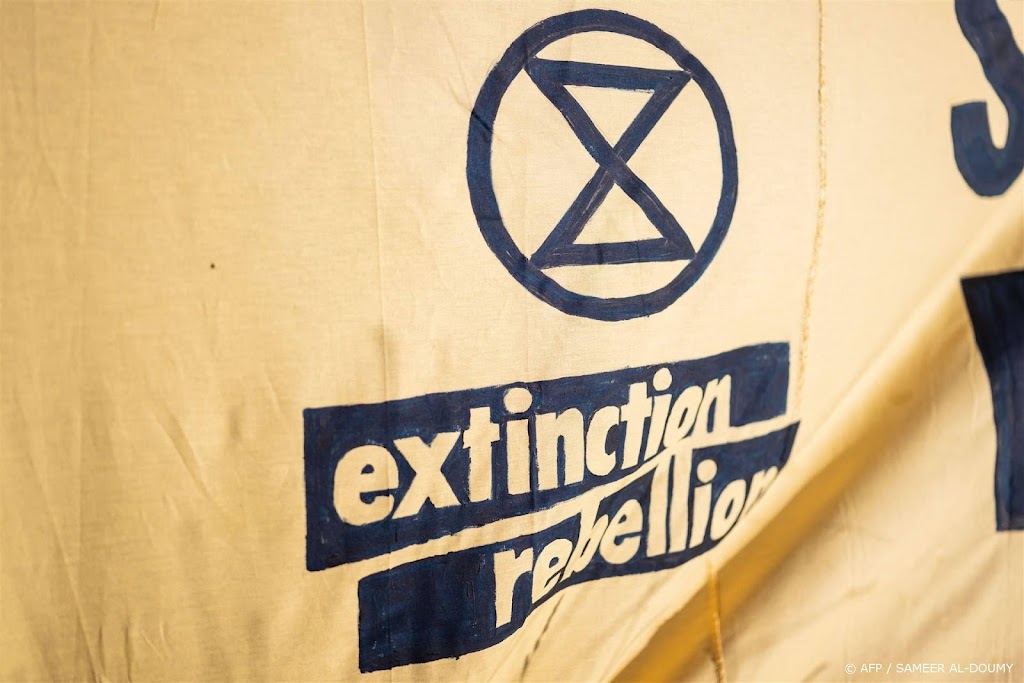 Actievoerders XR demonstreren kort bij het Torentje