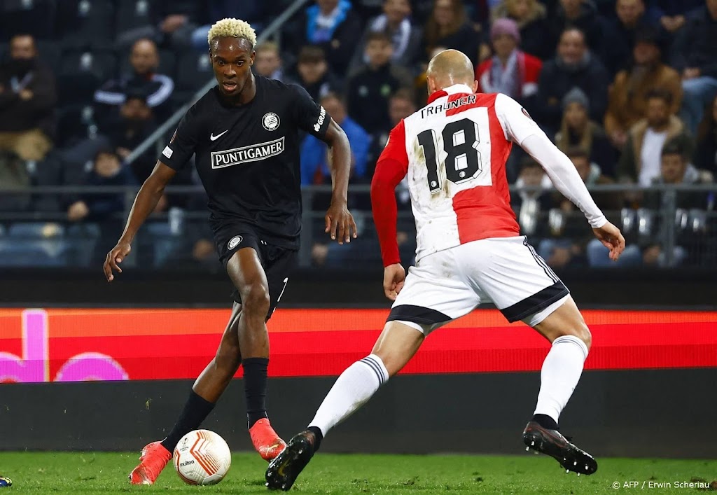 Aanvaller Emegha tekent bij Strasbourg